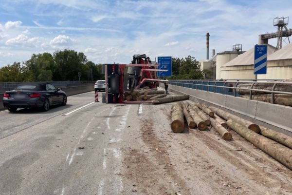 Unfall Weisenauer Brücke