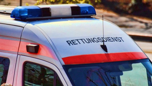 Darmstadt: Fußgänger wird von Straßenbahn erfasst und wurde dabei schwerverletzt