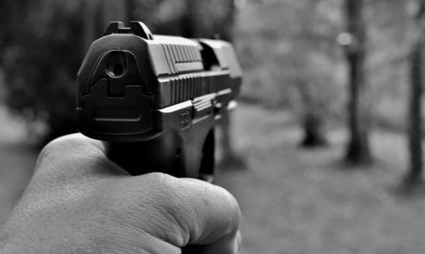 Größerer Polizeieinsatz in Hanau 26-jähriger mit Softair-Waffe im Stadtgebiet unterwegs