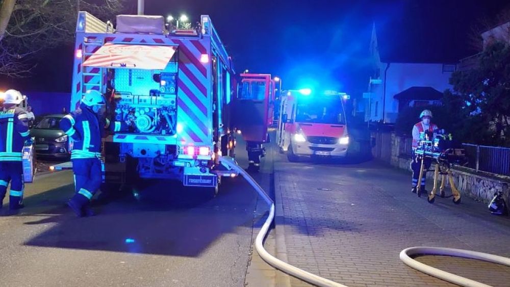 Saarlouis,: Brand eines Einfamilienhauses nach vorausgegangener Explosion mit zwei leichtverletzten Personen und hohem Sachschaden