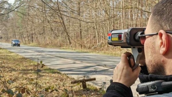 Ginsheim-Gustavsburg: Polizei überwacht Geschwindigkeit 57 &quot;Sachen&quot; zu schnell und ohne Führerschein am Steuer