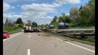 Saarbrücken: Schwerer Verkehrsunfall mit 5 beteiligten Fahrzeugen auf der A6 nach Grenzübergang Goldene Bremm
