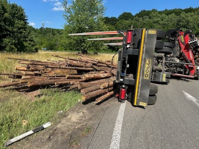 Verunfallter Sattelzug A62